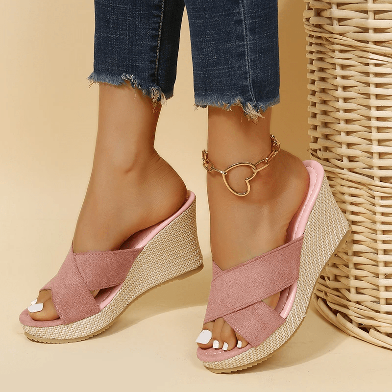 Serena | Wygodne Sandały na Plecionym Koturnie - Pootivo